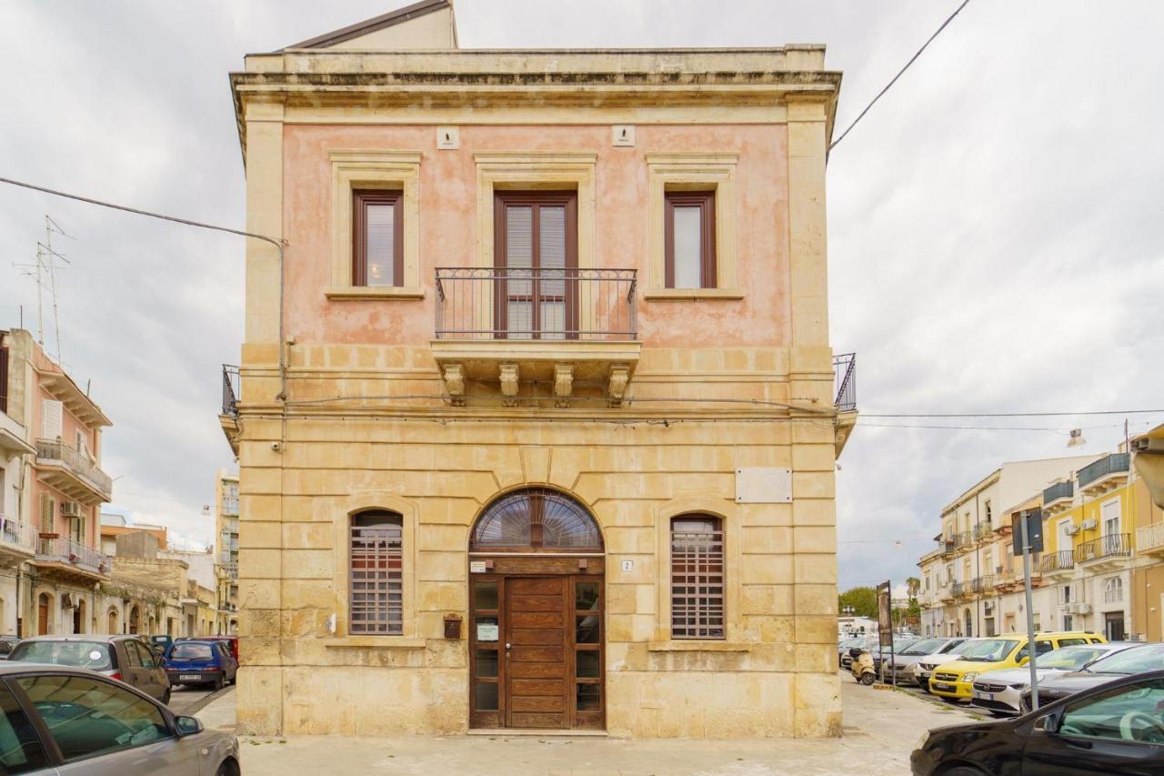 Siracusa Comfy & Central Apartment With Terrace Syracuse Екстер'єр фото